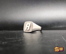 Nhẫn Chữ Cái Mặt Vuông